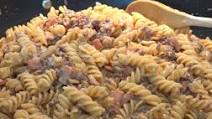One Pot Cheesy Beef and Bacon Pasta One Pot Cheesy Beef and Bacon Pasta