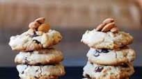Soft and Crumbly Chocolate Chip Almond Cookies Soft and Crumbly Chocolate Chip Almond Cookies