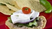 Tostadas de frijol y panela Tostadas de frijol y panela