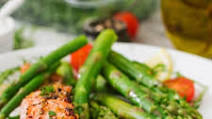 Instant Pot Salmon and Asparagus for Two (5 Ingredients) Instant Pot Salmon and Asparagus for Two (5 Ingredients)