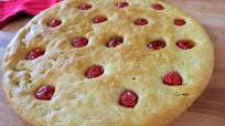 Focaccia con pomodorini Focaccia con pomodorini