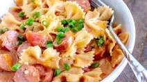 Creamy Sausage Pasta (dinner made in one pan!) Creamy Sausage Pasta (dinner made in one pan!)