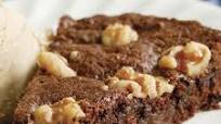Warm Chocolate-Nut Brownie Warm Chocolate-Nut Brownie