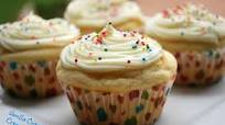 Vanilla Cupcake with Cream Cheese Frosting - Eggless Vanilla Cupcake with Cream Cheese Frosting - Eggless