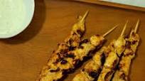 Chicken Tikka Masala Kebabs with Cucumber Yogurt Dip Chicken Tikka Masala Kebabs with Cucumber Yogurt Dip