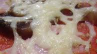 Bruschetta façon pizza. Bruschetta façon pizza.