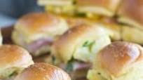 Easy Breakfast Sliders for a Crowd Easy Breakfast Sliders for a Crowd