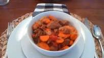300 Calorie Beef Stew (Easy & Healthy) 300 Calorie Beef Stew (Easy & Healthy)