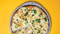 Alfredo Pizza with Traditional Crust Alfredo Pizza with Traditional Crust