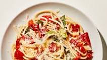 Pasta with No-Cook Tomato Sauce Pasta with No-Cook Tomato Sauce