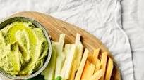 Hummus med kålrot- og knutekålstaver Hummus med kålrot- og knutekålstaver