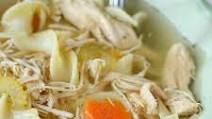 Simple Slow Cooker Turkey Noodle Soup – Perfect for Leftovers! Simple Slow Cooker Turkey Noodle Soup – Perfect for Leftovers!