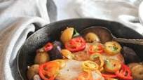 Pork chops with Peppers and Potatoes Pork chops with Peppers and Potatoes