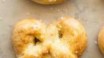 Homemade Soft Pretzels (Vegan, Gluten-Free) Homemade Soft Pretzels (Vegan, Gluten-Free)