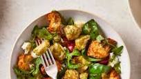 Pesto Chicken Caprese Salad With Croutons Pesto Chicken Caprese Salad With Croutons