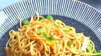 Vegetarian Hakka Noodles (Indo-Chinese Recipe)