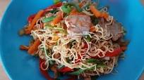 Pancit Bihon - Philipinisches Wokgericht Pancit Bihon - Philipinisches Wokgericht
