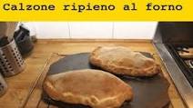 Calzone ripieno al forno Calzone ripieno al forno