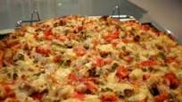 Chicken Bar BQ pizza by Chef Shireen Anwer Chicken Bar BQ pizza by Chef Shireen Anwer