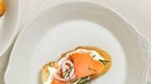 Smoked Salmon Appetizer Crostini with Cream Cheese Smoked Salmon Appetizer Crostini with Cream Cheese