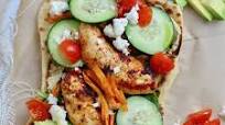 Chicken Shawarma Naan Salad with Sweet Potato Fries Chicken Shawarma Naan Salad with Sweet Potato Fries