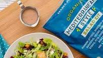9 Trader Joe’s Salad Kits That Are Definitely Worth Buying 9 Trader Joe’s Salad Kits That Are Definitely Worth Buying
