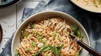 Quick & Easy Rice Noodles with Spicy Peanut Sauce Quick & Easy Rice Noodles with Spicy Peanut Sauce