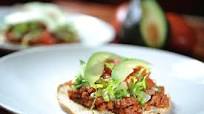 Tostadas de picadillo Tostadas de picadillo