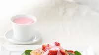 Salmon-Topped Salad with Strawberries Salmon-Topped Salad with Strawberries