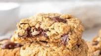Chewy Walnut Chocolate Chip Oatmeal Cookies Chewy Walnut Chocolate Chip Oatmeal Cookies