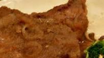 Pork Chops with Apple Sauce and Onions Pork Chops with Apple Sauce and Onions