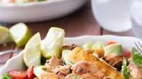 Chicken, Haloumi and Avocado Salad with Lime Dressing Chicken, Haloumi and Avocado Salad with Lime Dressing