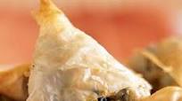 Spanakopita with Cucumber Yogurt Sauce Spanakopita with Cucumber Yogurt Sauce