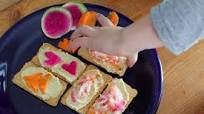 Carrot & Hummus On Crackers Carrot & Hummus On Crackers