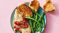 Cheesy Bruschetta Chicken with Sun-dried Tomatoes & Garlic Bread Cheesy Bruschetta Chicken with Sun-dried Tomatoes & Garlic Bread