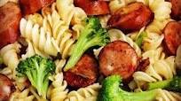 Healthy Chicken Sausage & Broccoli Pasta – 21 Day Fix Approved Healthy Chicken Sausage & Broccoli Pasta – 21 Day Fix Approved