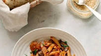 ONE-POT PENNE PASTA W/ MUSHROOMS + SAUSAGE ONE-POT PENNE PASTA W/ MUSHROOMS + SAUSAGE