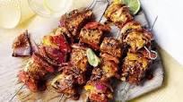 Spicy Indian chicken kebabs with curry marinade Spicy Indian chicken kebabs with curry marinade
