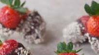 Dark Chocolate and Almond Covered Strawberries Recipe Dark Chocolate and Almond Covered Strawberries Recipe