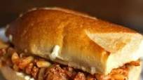 Sloppy Jessica, or Mac-and-Cheese-Chili Pizza on a Bun Recipe Sloppy Jessica, or Mac-and-Cheese-Chili Pizza on a Bun Recipe