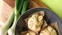 Vegan Leek, Tempeh & Mushroom banh bao (Baozi) Vegan Leek, Tempeh & Mushroom banh bao (Baozi)