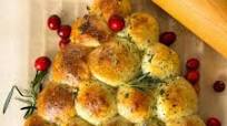 Pull-Apart Garlic Bread Christmas Tree Pull-Apart Garlic Bread Christmas Tree
