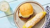Creamy Guacamole Burgers with Elote-Style Corn on the Cob Creamy Guacamole Burgers with Elote-Style Corn on the Cob