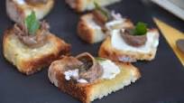 Bruschette burro e alici Bruschette burro e alici