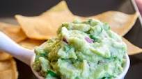 Small Batch Guacamole {Chipotle Recipe} Small Batch Guacamole {Chipotle Recipe}