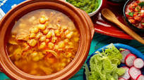 Prepara un delicioso pozole rojo ¡en una hora o menos! Prepara un delicioso pozole rojo ¡en una hora o menos!