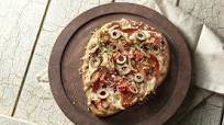 Deluxe Garlic Naan Pizza Deluxe Garlic Naan Pizza