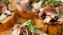 Prosciutto Crostini with Balsamic Glaze Prosciutto Crostini with Balsamic Glaze