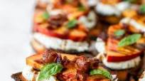 Peach Crostini with Herbed Ricotta & Crispy Prosciutto Peach Crostini with Herbed Ricotta & Crispy Prosciutto