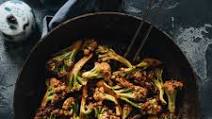 Chinese Cauliflower Stir Fry (干锅菜花) Chinese Cauliflower Stir Fry (干锅菜花)